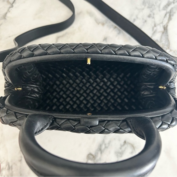 BOTTEGA VENETA Intrecciato Weave, Top Handle, Black Leather Handbag - Picture 10 of 13